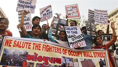Newyorskou iniciativu podpořili heslem „Zdravíme bojovníky Obsaďte Wall Street“ i demonstranti, kteří se 21. října sešli v západoindickém Ahmadábádu.