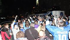 Kometa fans waited until the early hours to greet their team on their return from the semifinal winning game in Plzeň