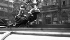 Bohumil Modrý holding aloft the 1949 World Championship cup