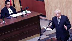 Václav Klaus u Ústavního soudu v roce 2008, když se jednalo o souladu Lisabonské smlouvy s českým ústavním pořádkem.