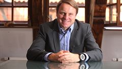 Jak si sedá prach, za�ínají být více vid�t politické úsp�chy ú�asti zelených ve vlád�. Je tedy na �em stav�t. Neza�ínáme od nuly, je p�esv�d�en Martin Bursík.