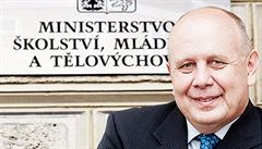 Dalibor Štys zatím vedl na ministerstvu školství odbor výzkumu a vývoje.