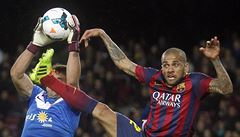 Dani Alves a branká Suarez.
