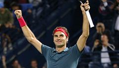 Roger Federer slaví výhru nad Tomáem Berdychem