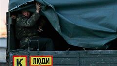 Rusko poslalo na Krym dal vojky a blokuje ukrajinsk lod