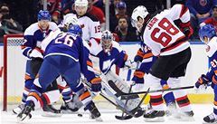 Jaromír Jágr stílí svj 700. gól v kariée.