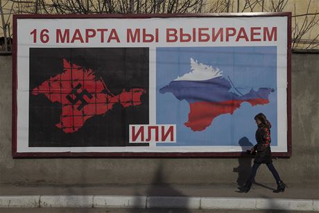 '16. bezna si vybereme' - billboard v krymském Sevastopolu upozorující na blíící se referendum.