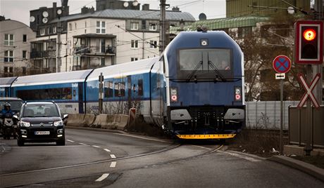 Vroba vlak RailJet ve vdesk tovrn Siemens. esk drhy chtj nasadit sedm souprav modernch rychlk na mezinrodn spoje.