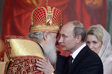 Dv dleité postavy souasného Ruska mají velý vztah: patriarcha pravoslavné církve Kirill a prezident Vladimir Putin.