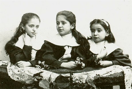 Kafka's sisters - Valerie, Gabriele and Ottilie