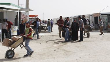 Nejvtm uprchlickm tborem v Jordnsku je Zaatar. toit tu nalo na 100 000 syrskch uteenc.