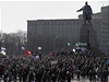 Svorn pod Leninem. Proruská demonstrace ve východoukrajinském Charkov.