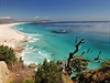 Celý Kapský poloostrov je lemovaný nádhernými pláemi. Bohuel voda v moi je...
