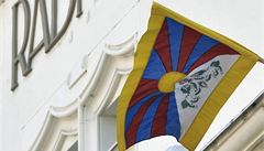 Vlajka pro Tibet. Solidaritu vyjdily v esku stovky mst i koly