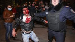 Prvn ob mimo Kyjev: v Doncku zemel pi stetu jeden z demonstrant