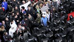 Protesty v Bosn a Hercegovin: Rozntkou i nava z nacionalismu