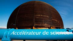 Budova konferenčního centra CERNu v Ženevě.
