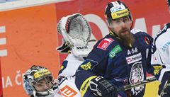 Jan Výtisk ped brankáem indeláem.