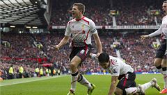 Radující se Steven Gerrard.