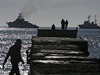 Ruské lodi zablokovaly výjezd z Donuzlavského zálivu, kde se ti lod ukrajinského námonictva odmítly vzdát ruským silám.