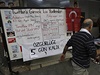 Jak obejít blokádu Twitteru? Návodná tabule ve volební kancelái turecké opozice.