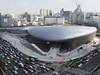 Dongdaemun Design Plaza je stavba za 451 milión dolar, tedy za devt miliard korun.