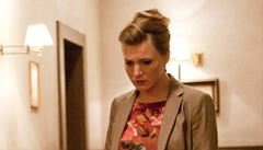 Lenka Krobotová hraje mana�erku hotelu, která se sna�í zlep�it jeho úrove�