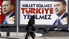 Twitter Turecku nestačí. Zablokovalo i Youtube a kritickou televizi