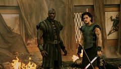 Kit Harington a Adewale Akinnuoye-Agbaje 