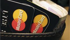 Platební karty MasterCard – ilustrační foto.