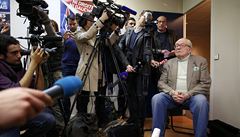 Zakladatel Národní fronty Jean-Marie Le Pen hovoří s novináři. | na serveru Lidovky.cz | aktuální zprávy