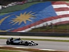 Lewis Hamilton v ele závodního pole v Malajsii