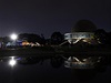 Také planetárium v Buenos Aires se ponoilo do tmy.