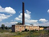 Ped pár dny la k zemi bývalá továrna Rustonka v praském Karlín.