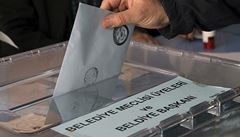 Test pro Erdogana. Turci rozhodují o jeho osudu v obecních volbách