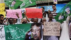 Stoupenci Parvíze Mušarafa protestují. Tvrdí, že se exprezidentovi nedostává spravedlivého procesu.