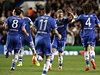 Fotbalisté Chelsea oslavují druhý gól do sít PSG.
