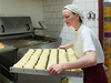 Výroba chleba v soukromé turnovské Pekárn Mikula, která slaví 20 let existence.