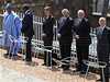 Pietní obad na památku stovek tisíc obtí genocidy. Vpravo britský ministr zahranií William Hague.