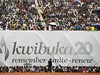 Pietní ceremoniál zahájil týdenní státní smutek, bhem nho si Rwanda pipomíná dvacetileté výroí genocidy.