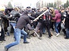 Stety mezi proruskými a proukrajinskými demonstranty v Charkov.