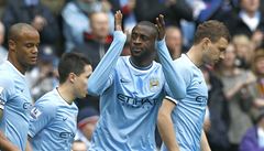 A je tam! Yaya Touré z Manchesteru City se raduje.