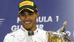 Mercedes znovu kraloval! V Bahrajnu slavil Hamilton, Rosberg těsně druhý