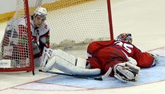 Petri Vehanen (vpravo) ze Lva a Sergej Plotnikovz Lokomotivu Jaroslavl.