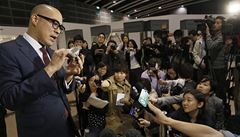 Porcelánová miska z Dynastie Ming zvaná jako Chicken cup, tedy voln� p�elo�eno jako ku�ecí pohárek díky svým motiv�m, vyvolala nemalý rozruch mezi noviná�i.