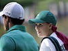 Dánská tenistka Caroline Wozniacki dlá caddie svému snoubenci Rorymu McIlroyovi ze Severního Irska.