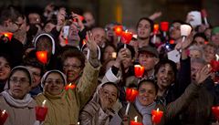 Pape Frantiek zahájil kíovou cestu. V ím ho doprovodily desetitisíce poutník