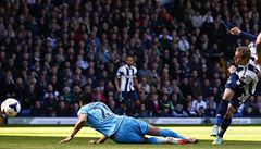 Prudká st�ela Mat�je Vydry skon�ila v brance. 