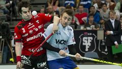 Michal Podhráský z Tatranu (vlevo) a Luká Hájek z Vítkovic.