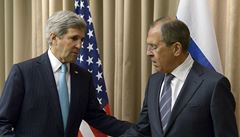 John Kerry (vlevo) a jeho ruský protjek Sergej Lavrov.